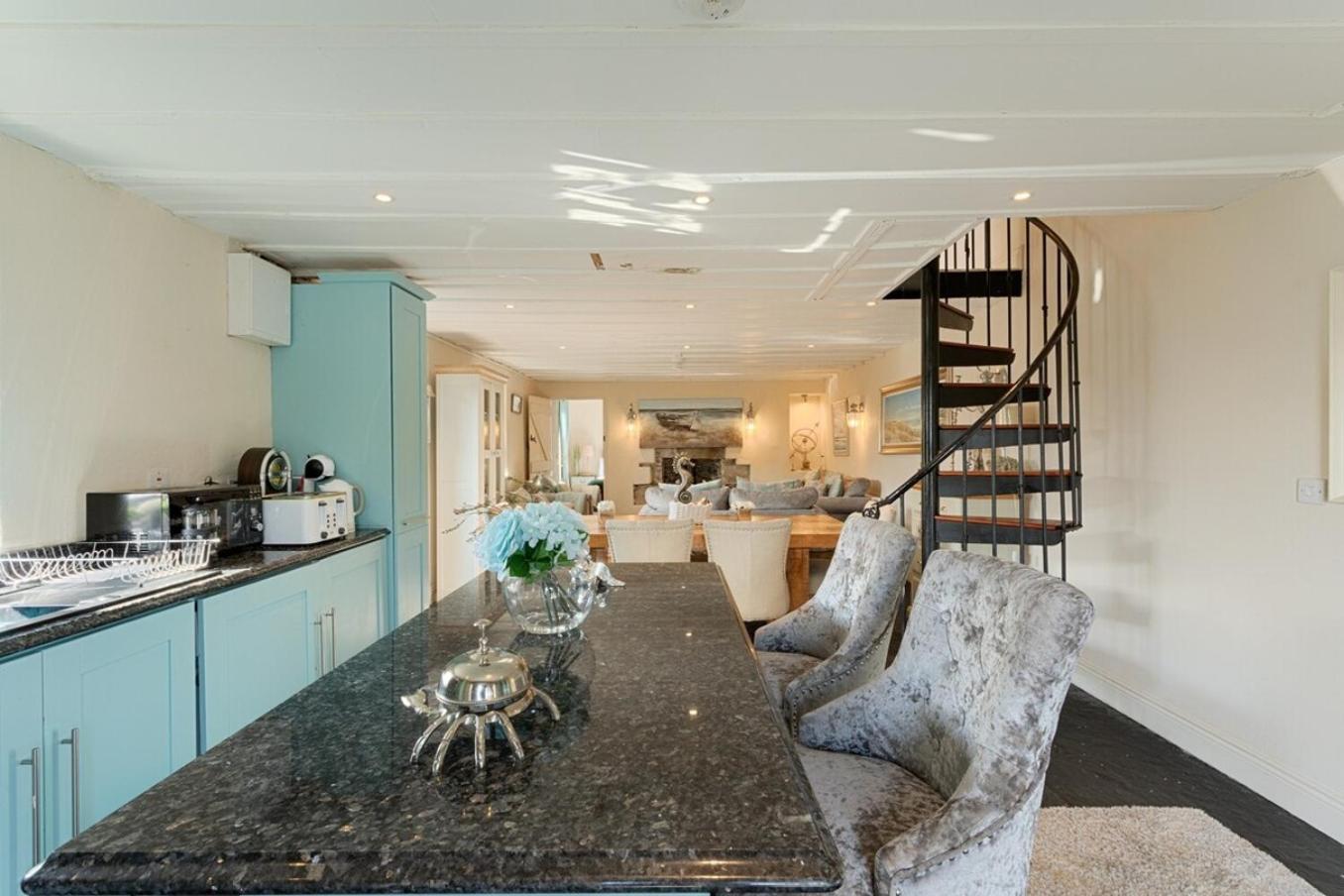 The Boathouse On The Atlantic Sea Villa ลิสกานเนอร์ ภายนอก รูปภาพ